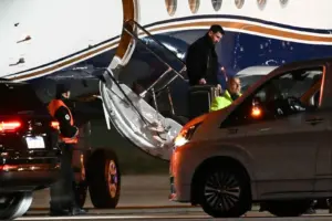 Messi chega à Rosário para se despedir do pai, e Inter Miami faz minuto de silêncio em jogo