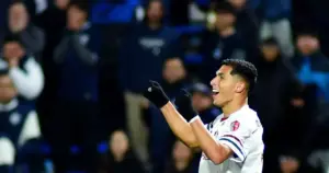 De auxiliar a herói, Fábio consolida status de lenda e "santo" no Fluminense