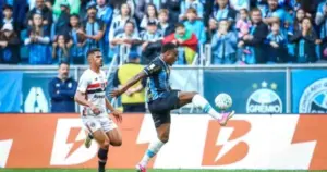 Atuações do Grêmio: Pavon marca de falta e é o melhor na vitória sobre o São Paulo; dê suas notas