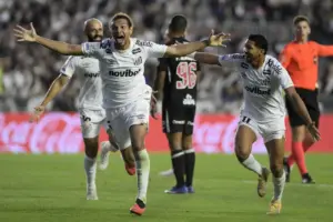 Atuações do Vasco: Léo Jardim, Paulo Henrique e Spinelli são os piores contra Santos; dê suas notas