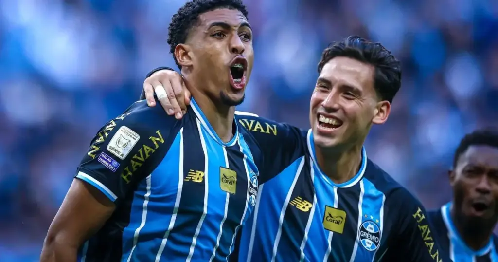 Árbitro relata na súmula reclamação de Rafinha depois de derrota do São Paulo para o Grêmio