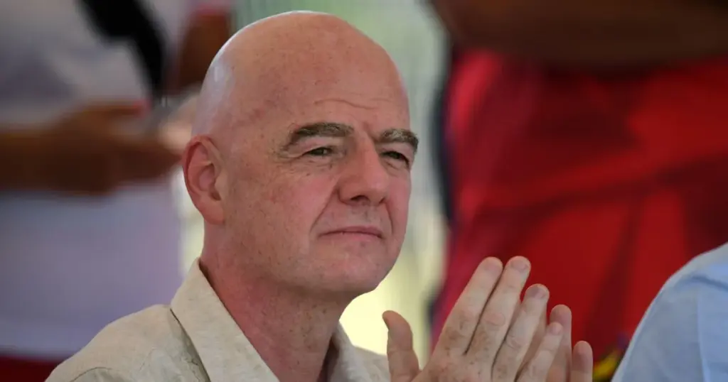 Fifa condena 'esforço coordenado e contínuo' para enfraquecer Infantino