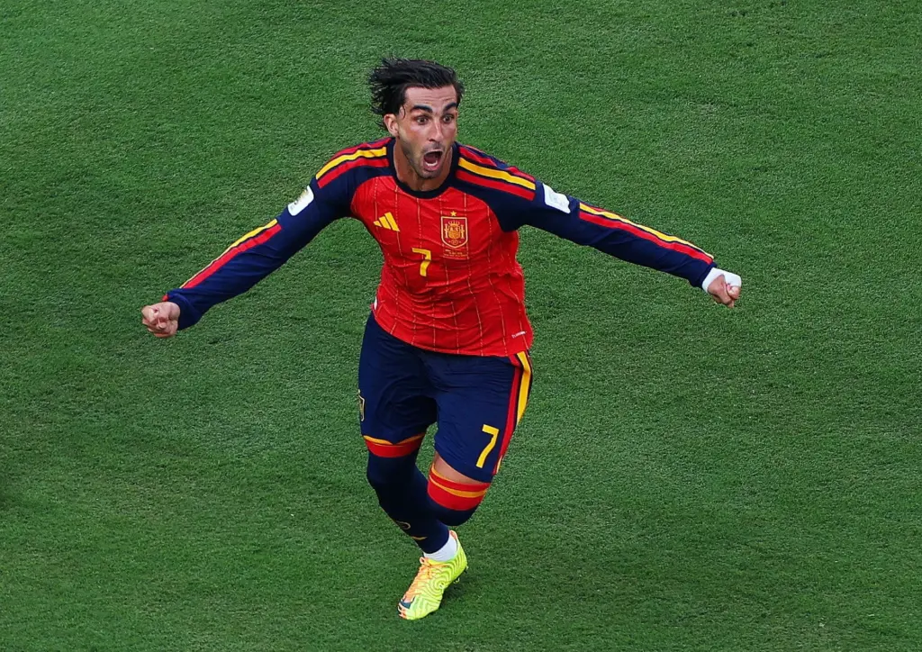 Herói do título da Copa, Ferran Torres pode se juntar à lista de destaques do Barcelona que migaram para o PSG; confira