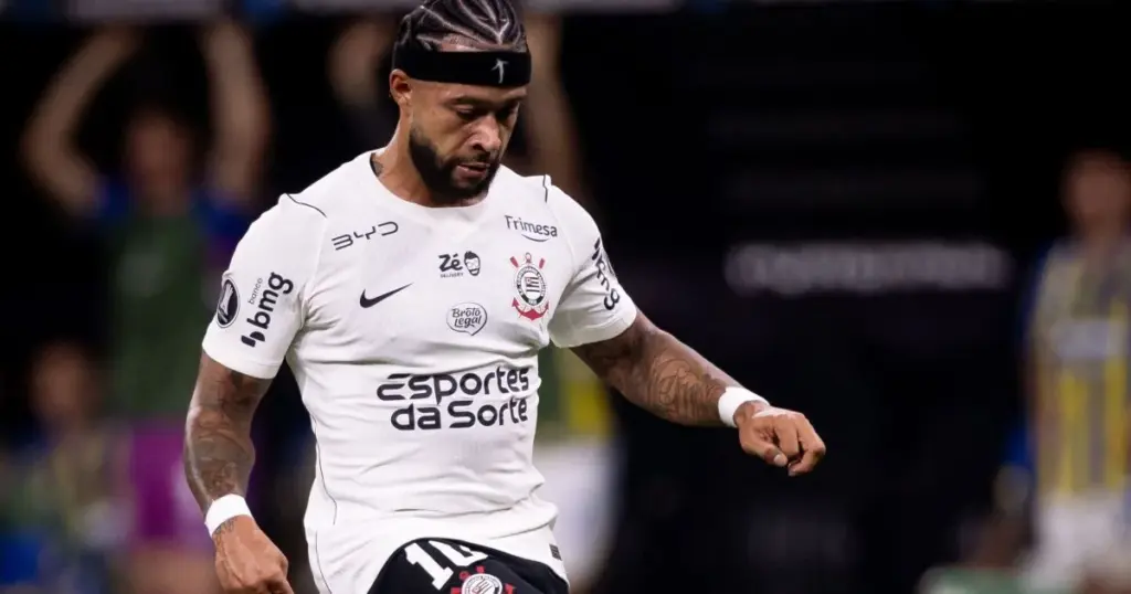 Corinthians se manifesta sobre vídeo polêmico de Memphis e diz que vai adotar 'medidas contratuais e legais'