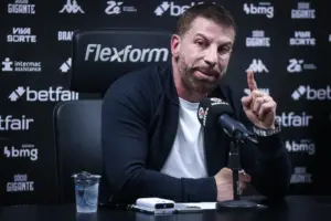 Pedrinho, do Vasco, critica BAP, do Flamengo: "É mau-caráter, arrogante, prepotente, soberbo e hipócrita"