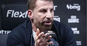 'Mau-caráter e arrogante', diz Pedrinho sobre presidente do Flamengo