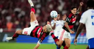 Análise: Flamengo engole Cruzeiro no 1º tempo, despacha um dos favoritos e vai forte atrás do penta