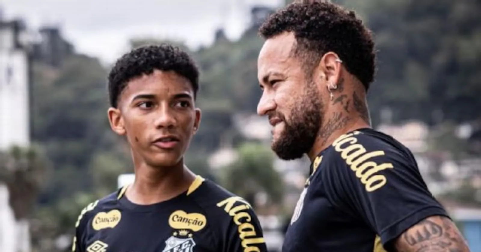 Quando Robinho Júnior tornou pública a agressão que sofreu de Neymar, no treino, decretou o fim de sua permanência no Santos. De 'joia rara' se tornou dispensável. E fechou com o pequeno GenoaRaul Baretta/Santos