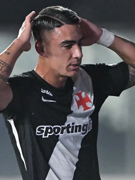 Pumita Rodríguez se lamenta durante Vasco x Olimpia pela Sul-Americana