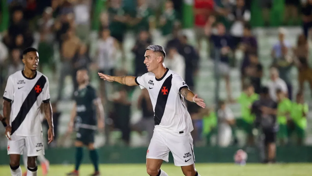 Com David no lugar de Spinelli e Puma Rodríguez na lateral, Vasco divulga escalação para enfrentar Olimpia pela Sul-Americana
