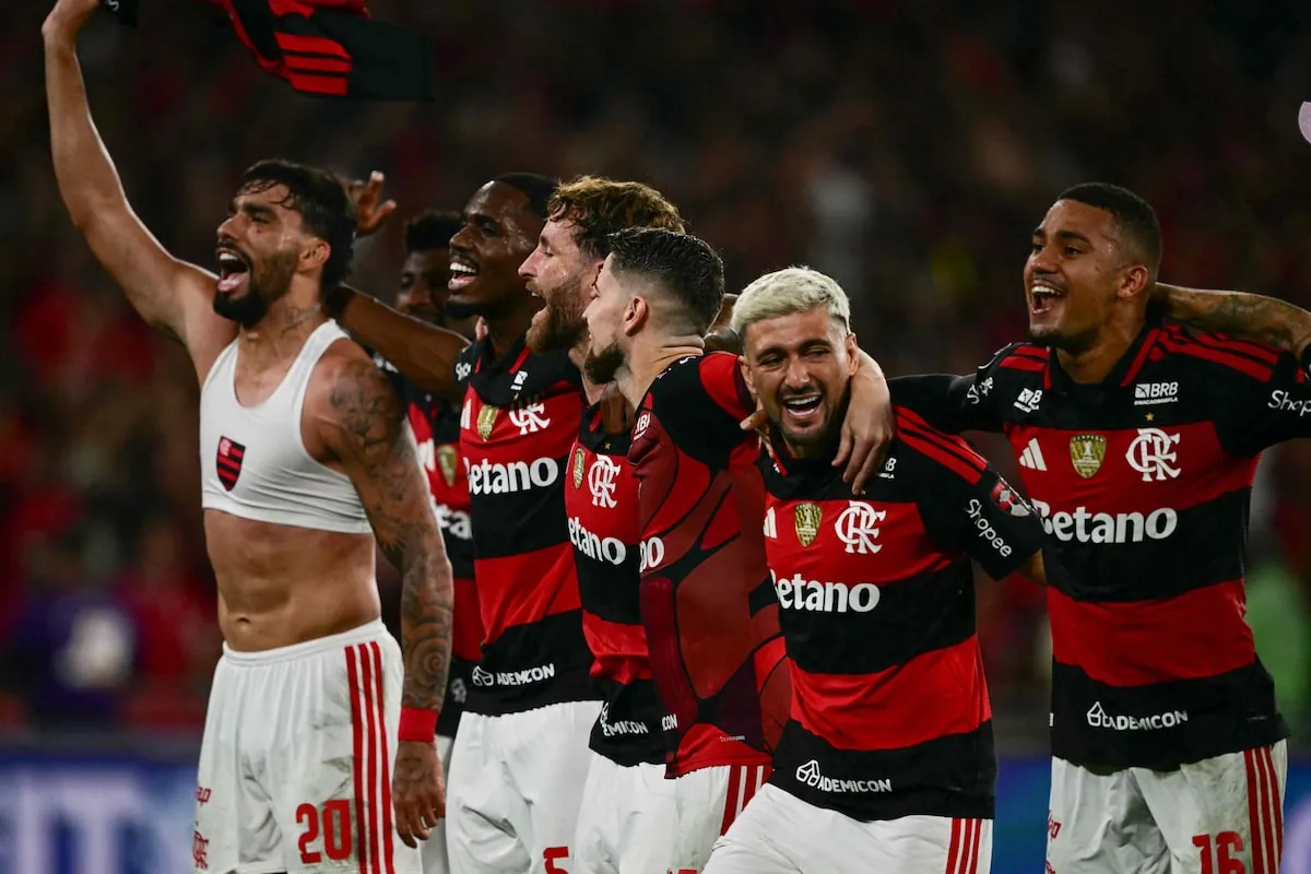 Jogadores do Flamengo comemoram vaga na LibertadoresFoto:PABLO PORCIUNCULA /AFP