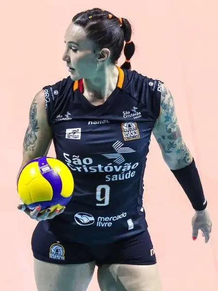 Tifanny em ação durante jogo entre Osasco e Sesi-Bauru na final da Superliga