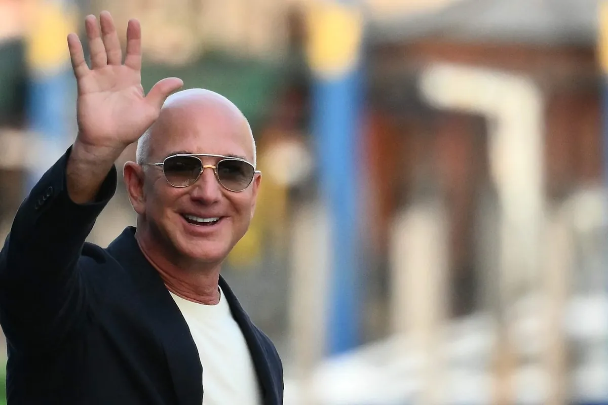 Jeff Bezos integra consórcio que comprou 30% das ações do Liverpool.Foto:Marco Bertorello/AFP