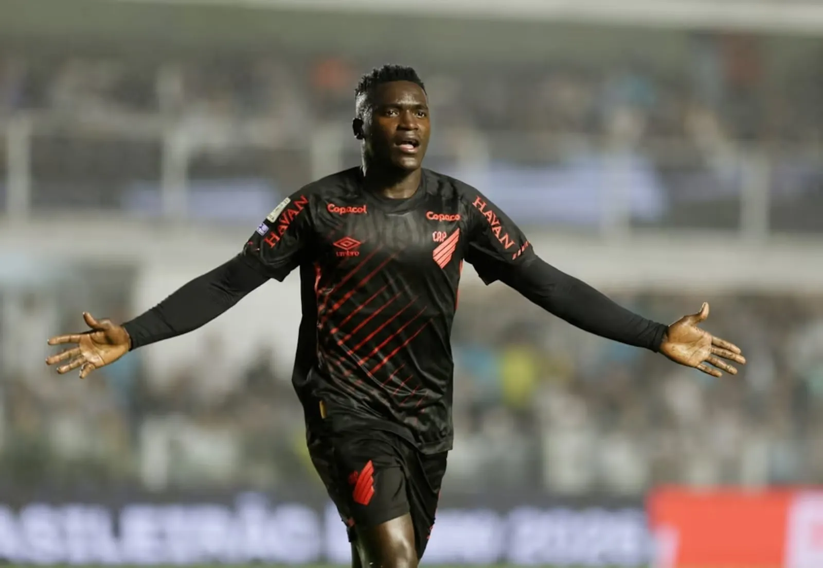 Neymar? Não. Viveros. Colombiano marcou dois gols para o Athletico. E mergulhou o Santos na zona do rebaixamentoThiago Bernardes