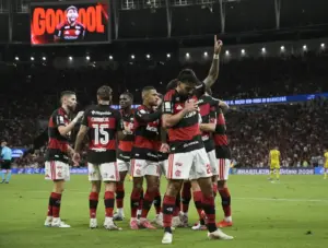 Lucas Paquetá bate meta de gols no Flamengo e mira ano artilheiro | Ge