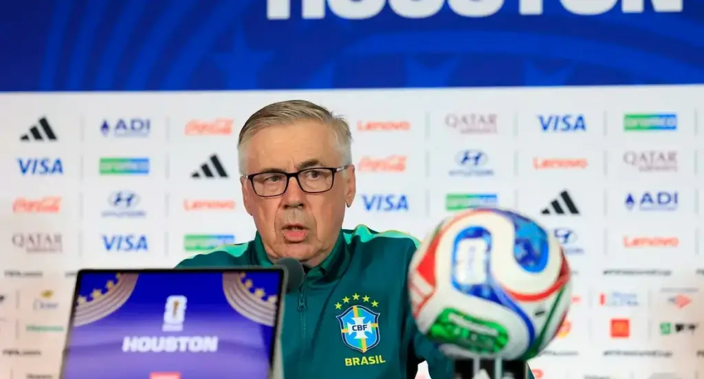Ancelotti rebate declaração de Thiago Silva sobre renovação e dispara: 'Jogador com 35 anos não vai ter futuro'