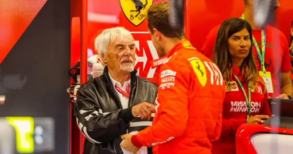 Ex-chefão da Fórmula 1, Bernie Ecclestone é detido em Portugal após ser encontrado com espingarda em jato particular