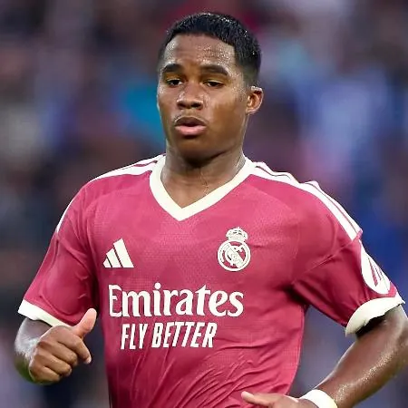 Endrick briga por espaço na equipe do Real Madrid