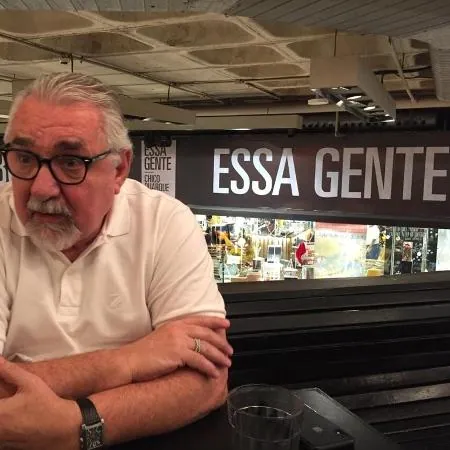 Paulo Angioni: carinho e cobrança com os artistas craques de futebol