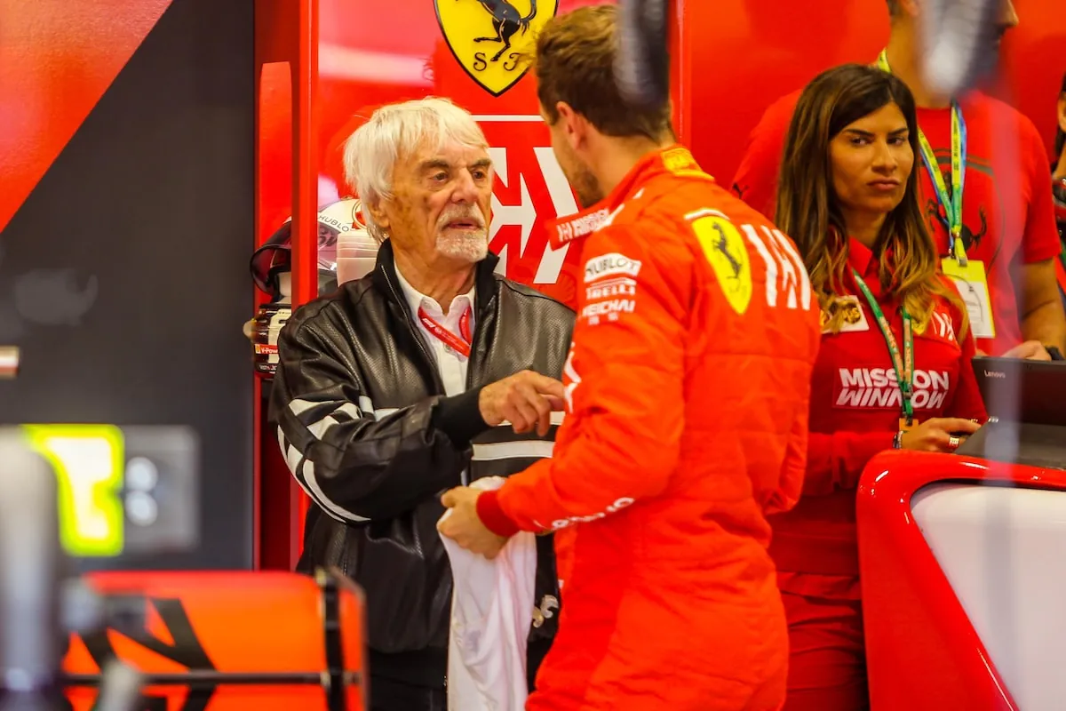 Bernie Eccleston cumprimenta Sebastian Vettel durante o GP do Brasil de 2019.Foto:Rafael Arbex/Estadão