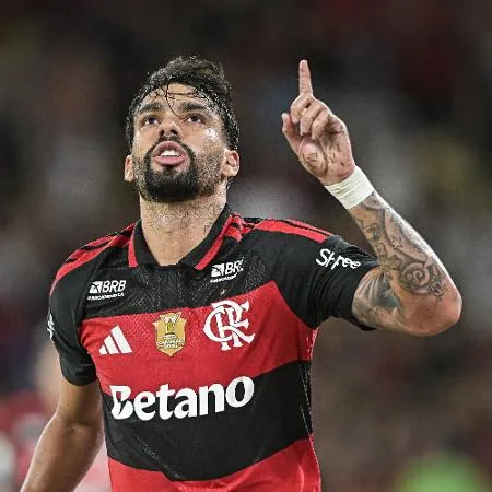 Lucas Paquetá, do Flamengo, comemora gol contra o Mirassol, pelo Brasileirão